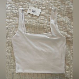 SquareNeck Crop